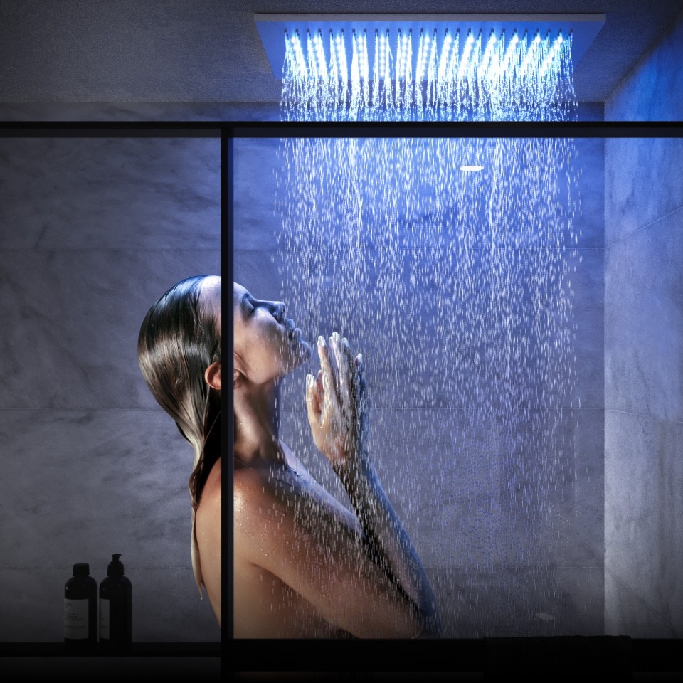 Doccia Kuadra H Window FrameNovellini reinventa o espaço do duche para o seu bem-estar